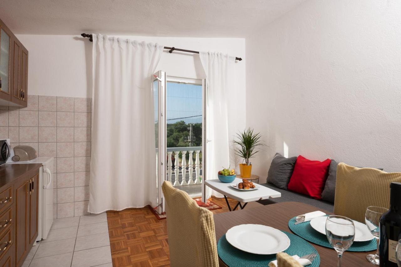 Marina'S Apartments Ražanac Εξωτερικό φωτογραφία