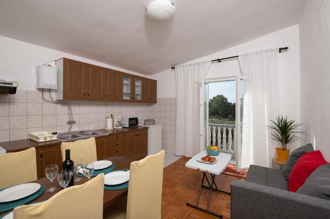 Marina'S Apartments Ražanac Εξωτερικό φωτογραφία