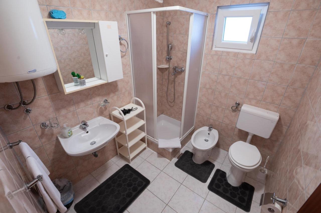 Marina'S Apartments Ražanac Εξωτερικό φωτογραφία