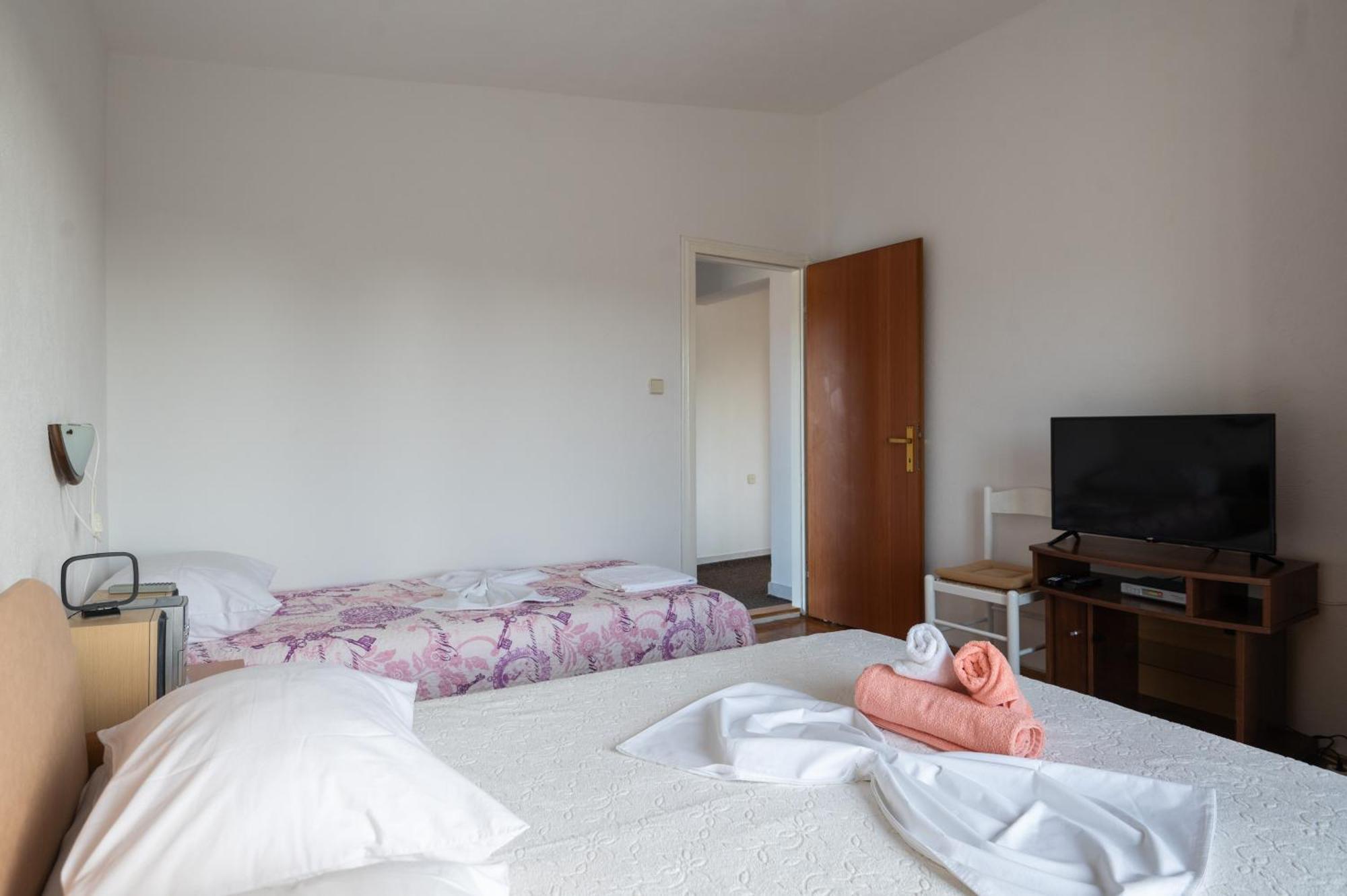 Marina'S Apartments Ražanac Δωμάτιο φωτογραφία
